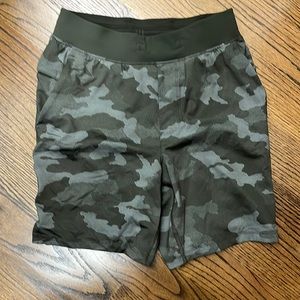 Lululemon The Linerless Short 7” small